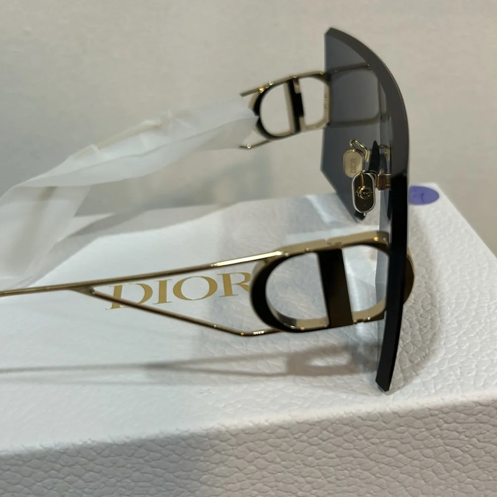 Dior Oversized Sunglasses - Black - Picture 4 of 7